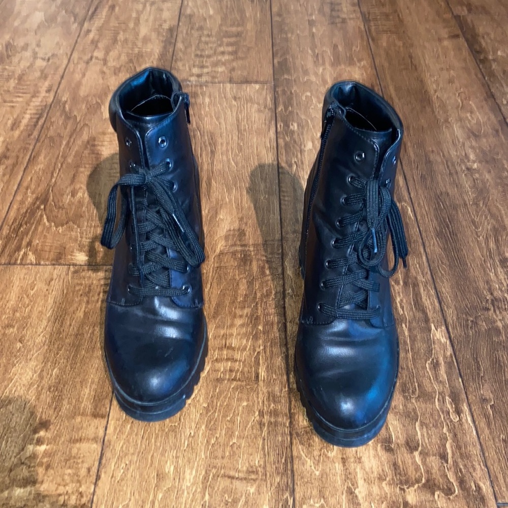 Black boot